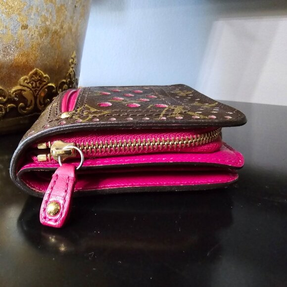 PRISTINE  RARE Limited Edition Authentic Louis Vuitton Perforated Wallet - Picture 4 of 13